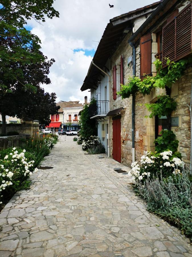 Le Coq En Repos Panzió Saint-Sylvestre-sur-Lot Kültér fotó