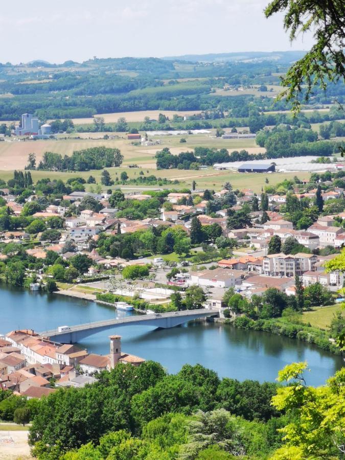 Le Coq En Repos Panzió Saint-Sylvestre-sur-Lot Kültér fotó
